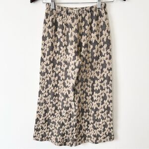 Tach Clothing Floral Cropped Pants Medium